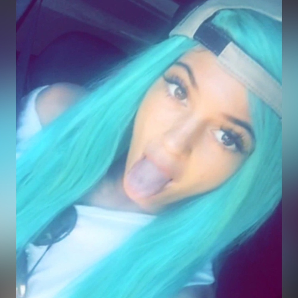 Turquoise Wig - Picture 6 of 7